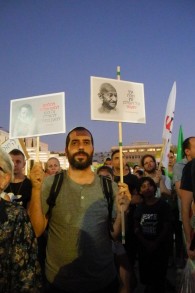 peace protester in tel aviv